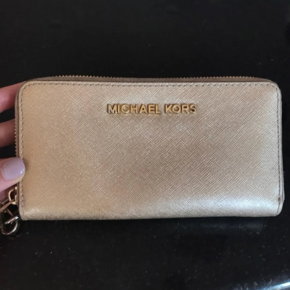Michael Kors wristlet
